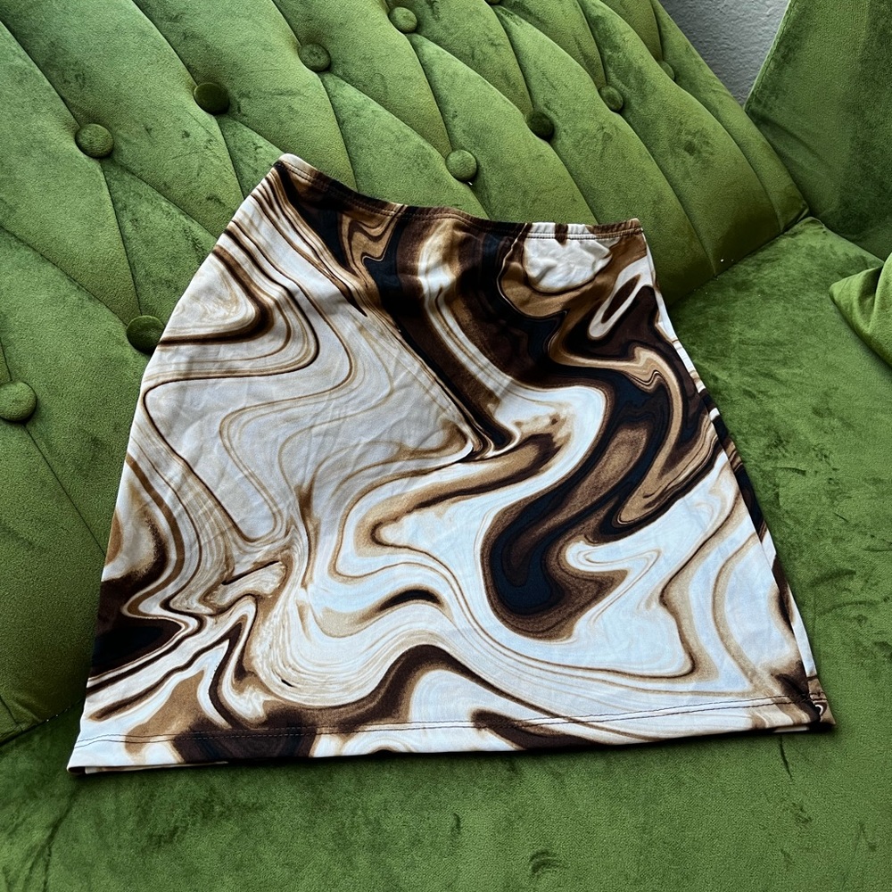 Wavy trippy mini skirt
